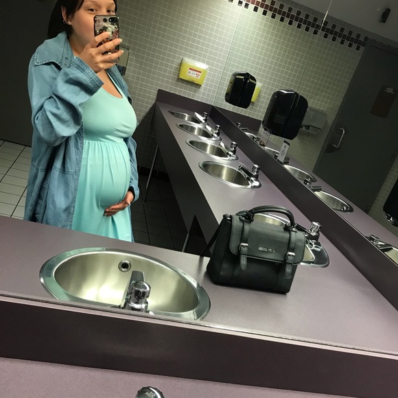 Meet your Posher, Dawn - Picture 2 of 3